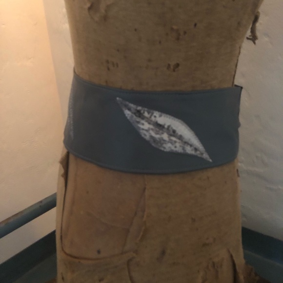 80’s dove great Leather and Snake Belt - Picture 3 of 6